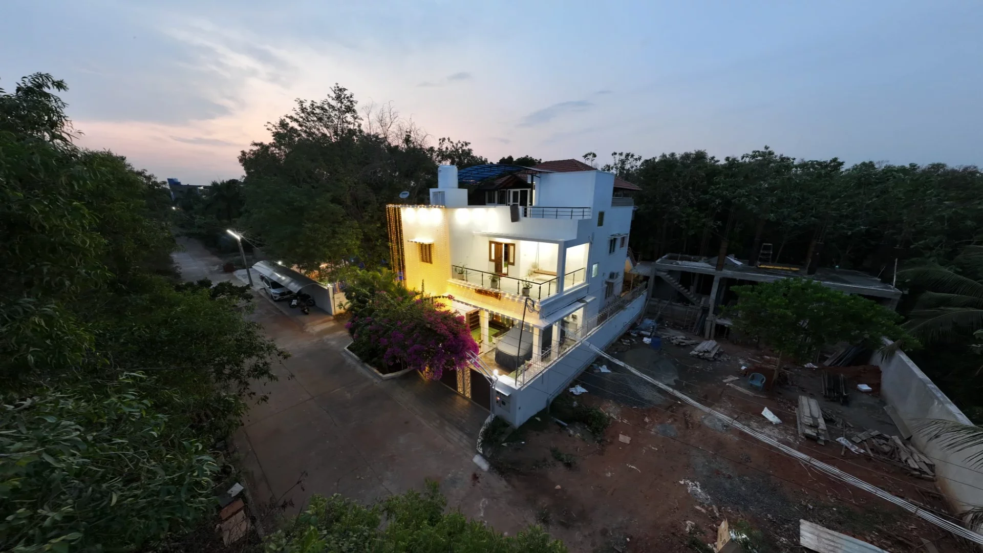Thilaga White House